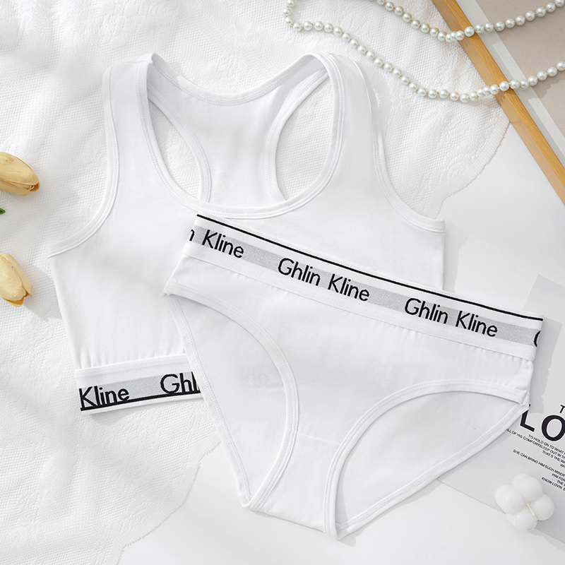 Canotta sportiva e set di bian - Cotton Bra Everyday recensione e prezzo